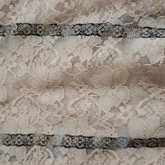 Lafiance Women's Tan Brown Lace Short Sleeve Top, M - Picture 5 of 8